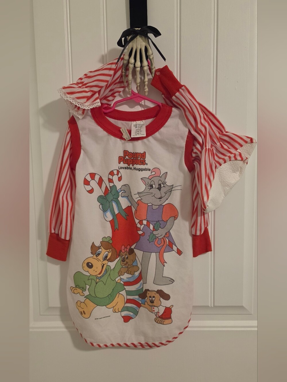 Vintage 1987 Pound Puppies Christmas Nightgown/Bonnet/Booties Set